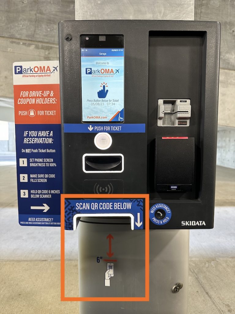 How to use a QR Code at the ParkOMA Entry Column
